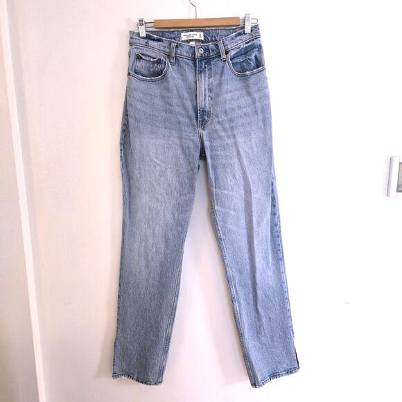 Abercrombie & Fitch 90s Straight Curve Love Ultra High Rise Jeans 30 Split Hem - Picture 2 of 9